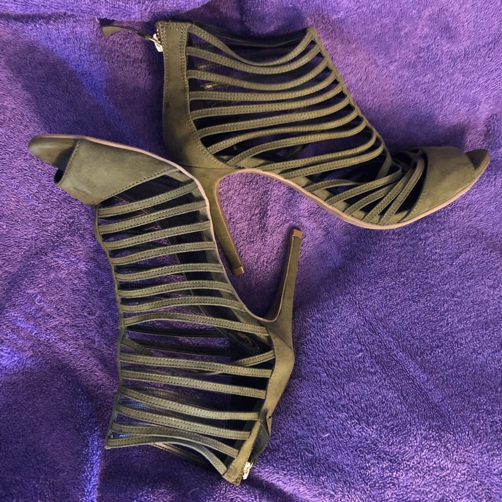 🔥STRAPPY SHOES🔥